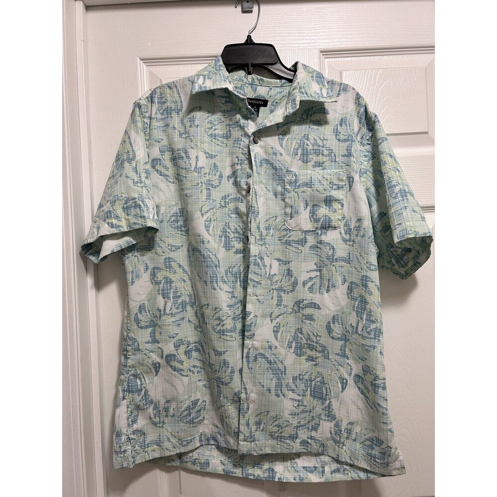 Van Heusen Men’s Short Sleeve Shirt Size M